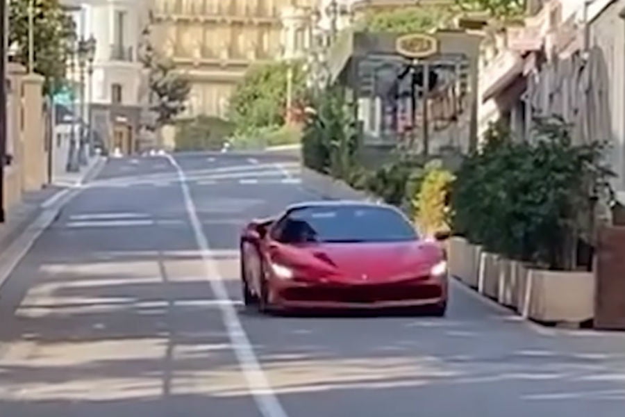 Ferrari SF90 Stradale πάει «τέζα» στο Μονακό (+video)