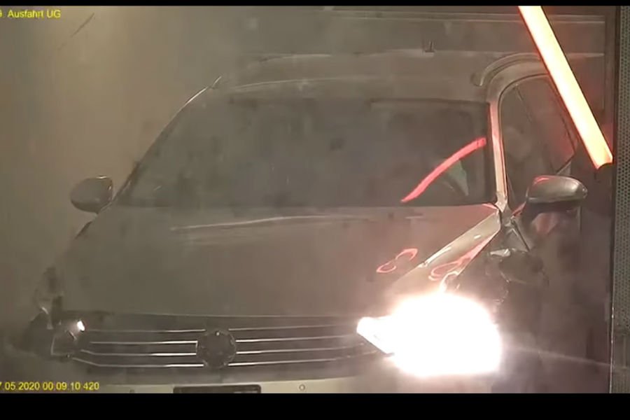Έκανε το VW Passat του μπαλάκι «φλίπερ»(+video)