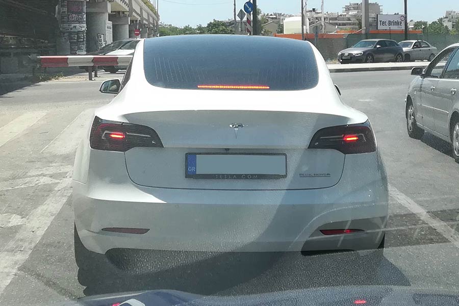 Το Tesla Model 3 του Γιάννη Αλαφούζου!