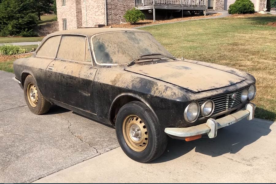 Βρέθηκε ξεχασμένη Alfa Romeo 2000 GTV του 1972