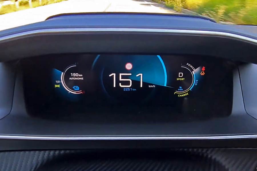 0-150 χλμ./ώρα με το νέο Peugeot e-208 (+videos)