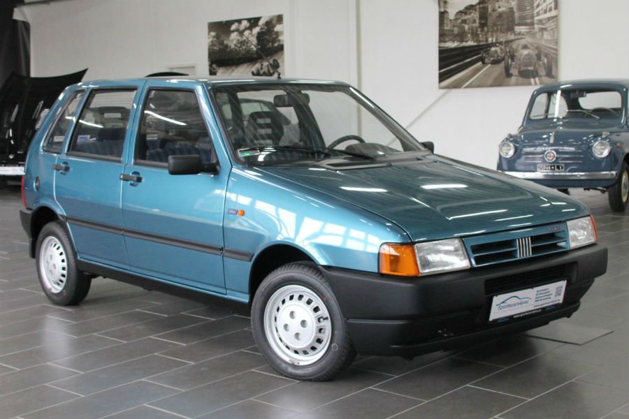 Fiat Uno του 1996 με μόλις 901 χλμ. και τις ζελατίνες!