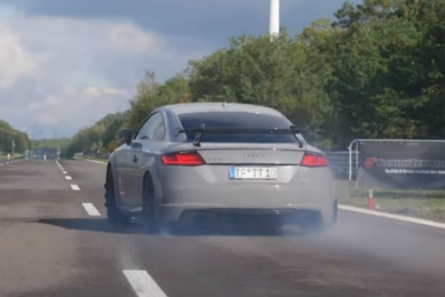 Audi TT RS 800 ίππων γίνεται «καπνός» (+video)