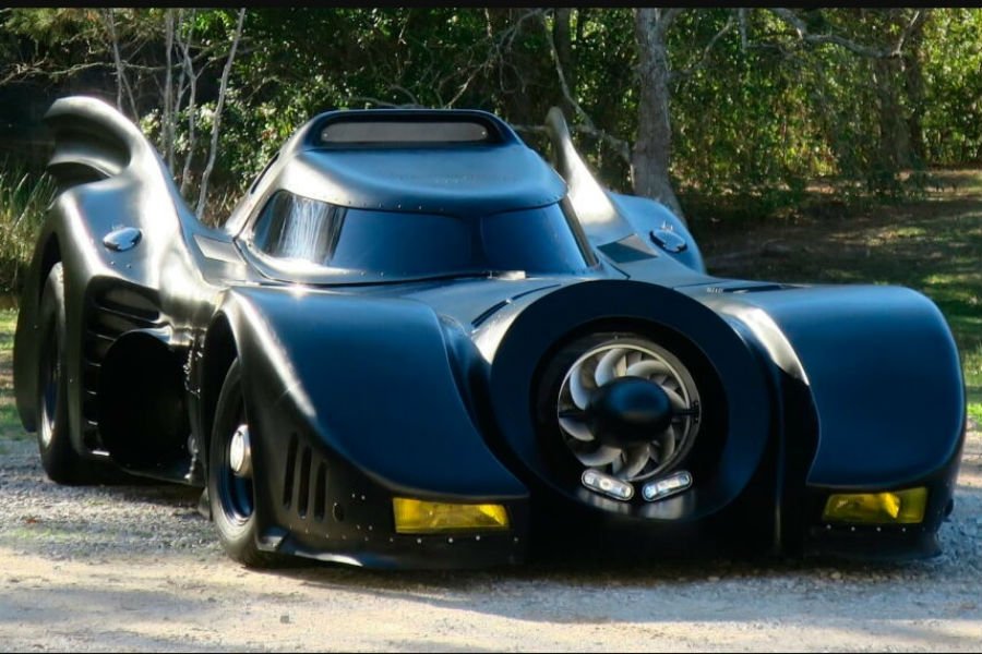 Πωλείται Batmobile για «σκοτεινές» βόλτες