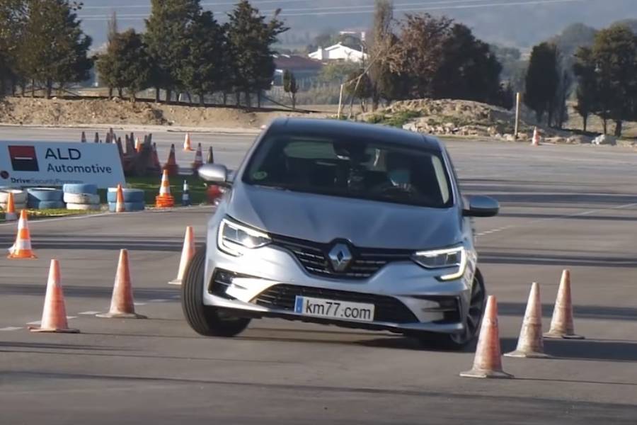 «Σεφ» το Renault Megane στον τάρανδο (+video)
