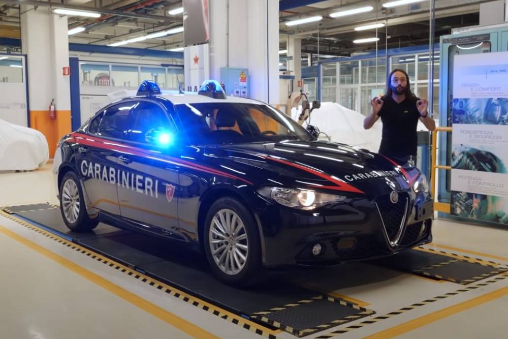 Η Alfa Romeo Giulia που δεν «μασάει» από σφαίρες (+video)
