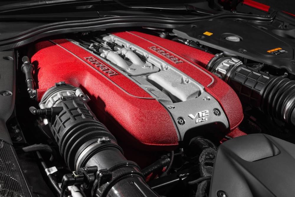 Η Ferrari ετοιμάζει ακόμα πιο δυνατό V12
