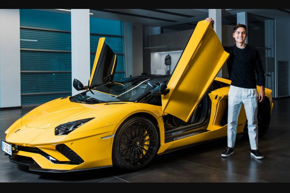 Στα 100 γκολ δώρο μια Lamborghini Aventador S