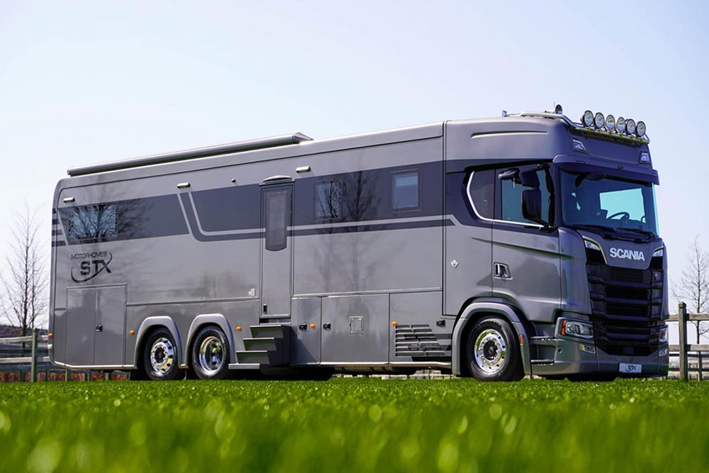 Αρχοντικό Scania για λουσάτες διακοπές