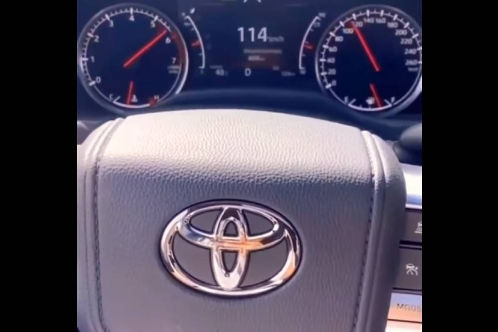 Διτούρμπινα V6 γκάζια με το νέο Toyota Land Cruiser