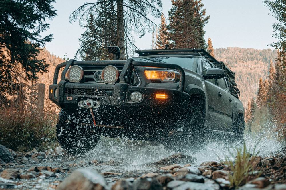 https://cdn.autogreeknews.gr/wp-content/uploads/2021/07/Toyota-Tacoma-overlanding-1.jpg
