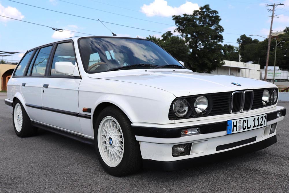 BMW E30 Touring με μοτέρ Μ3 πουλήθηκε 17.600 ευρώ!