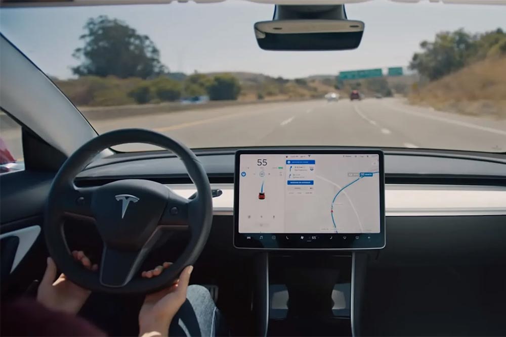 Elon Musk: «Τελικά έκανα λάθος για το Autopilot»!