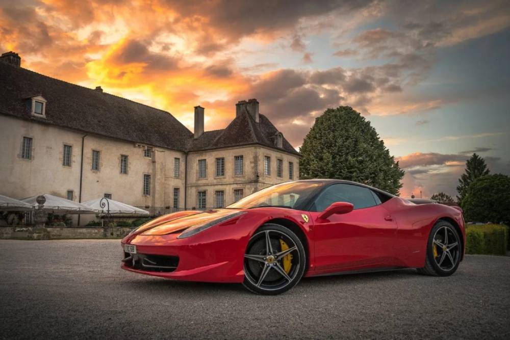 Σχεδιαστές της Apple στη Ferrari για το πρώτο της EV