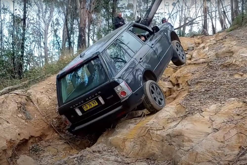 Range Rover 15ετίας μαγεύει εκτός δρόμου (+video)