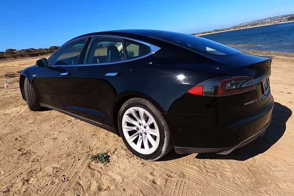Πώς κρατιέται ένα Tesla Model S με 682.000 χλμ.;