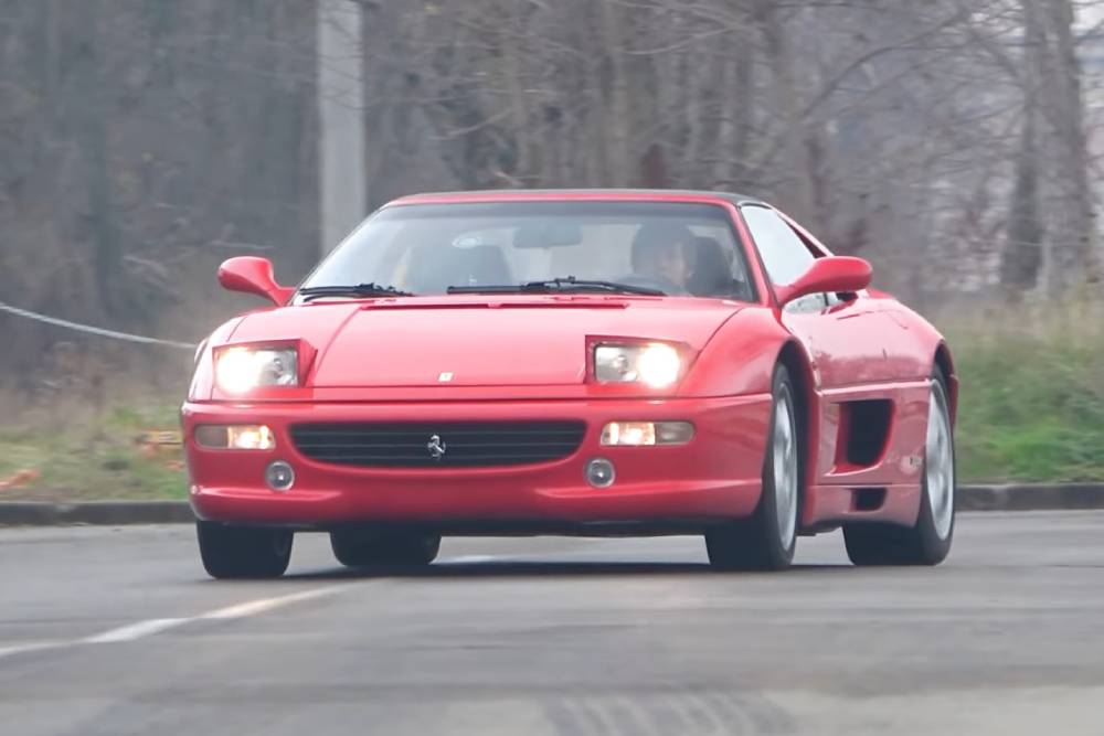 Ατμοσφαιρικές V8 απολαύσεις με Ferrari F355 GTS (+video)