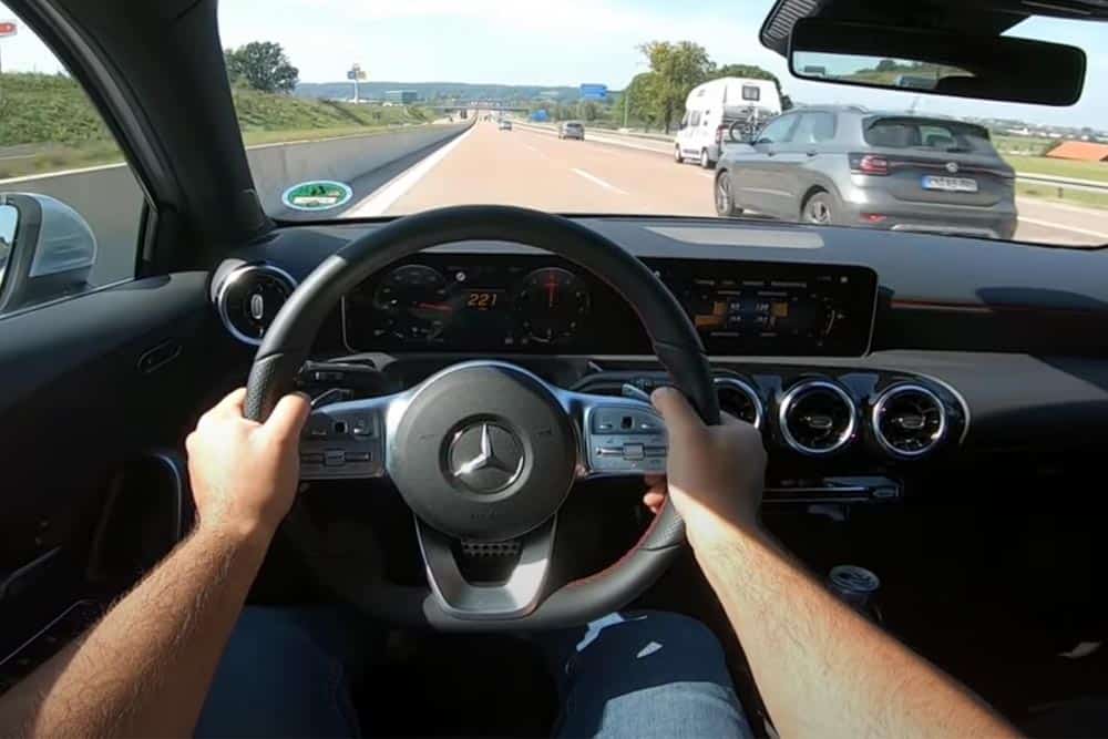 Πόσο γρήγορη είναι η Mercedes A 180 1.33 136 PS;