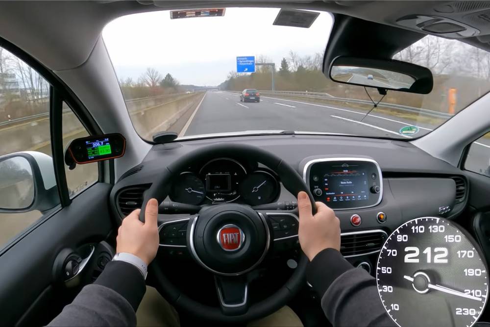 «Τερματισμένο» Fiat 500X στην autobahn (+video)