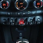 MINI Cooper S 2022 konsola