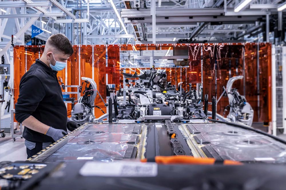 Mercedes: Ετοιμάζει εργοστάσια κατασκευής μόνο για τα EV της!