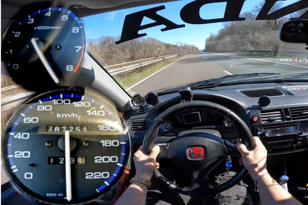 Honda Civic VTi Turbo 360HP «ράβει» στην autobahn (+video)