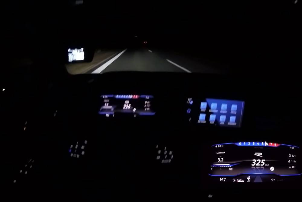 VW Golf R 526PS με 325 χλμ./ώρα στα σκοτάδια (+video)