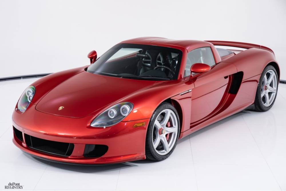Porsche Carrera GT λάμπει στο χρώμα της Ferrari