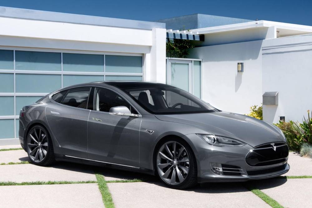 Η Tesla χρέωσε 4.400 ευρώ για 130 χλμ. αυτονομίας!