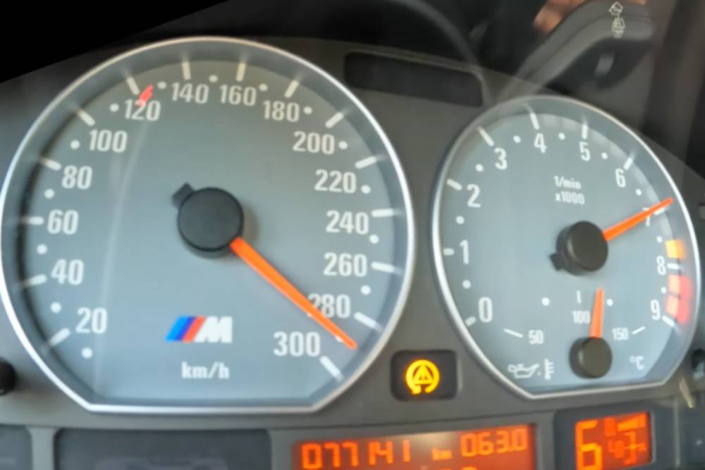 BMW M3 CSL τερματίζει το κοντέρ (+video)