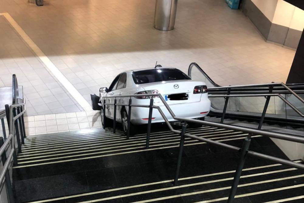 Κλέφτης με Mazda 6 πήγε να διαφύγει από το μετρό!