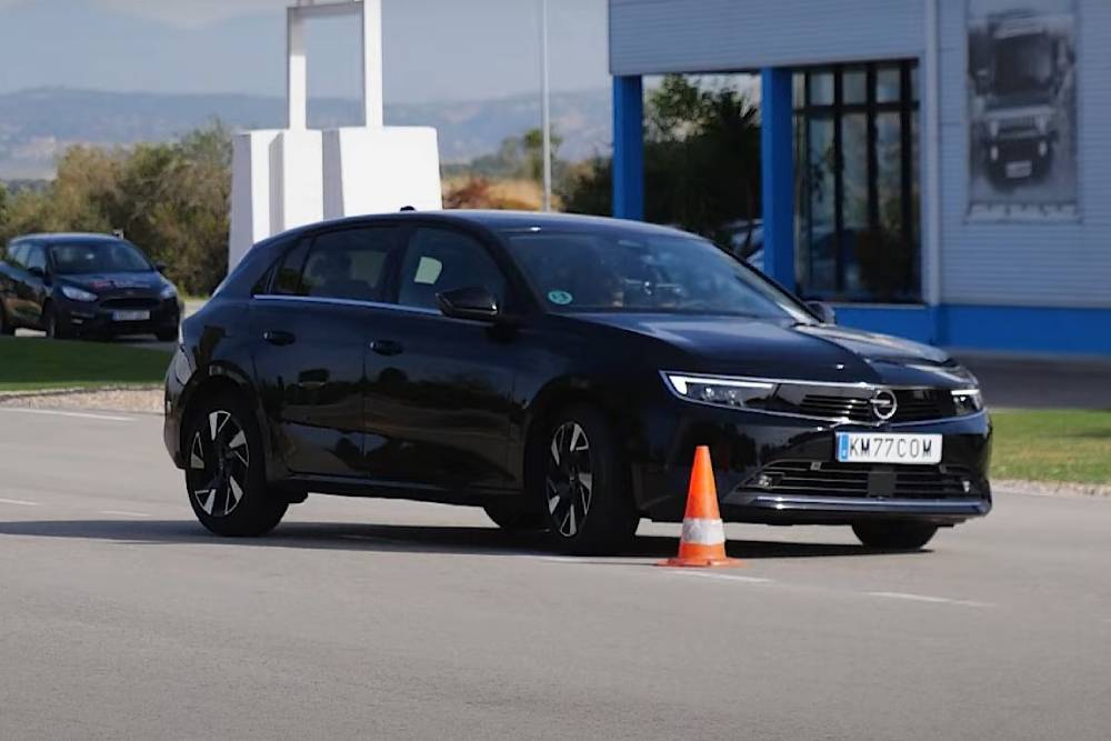«Γρανίτης» το νέο Opel Astra στον τάρανδο (+video)