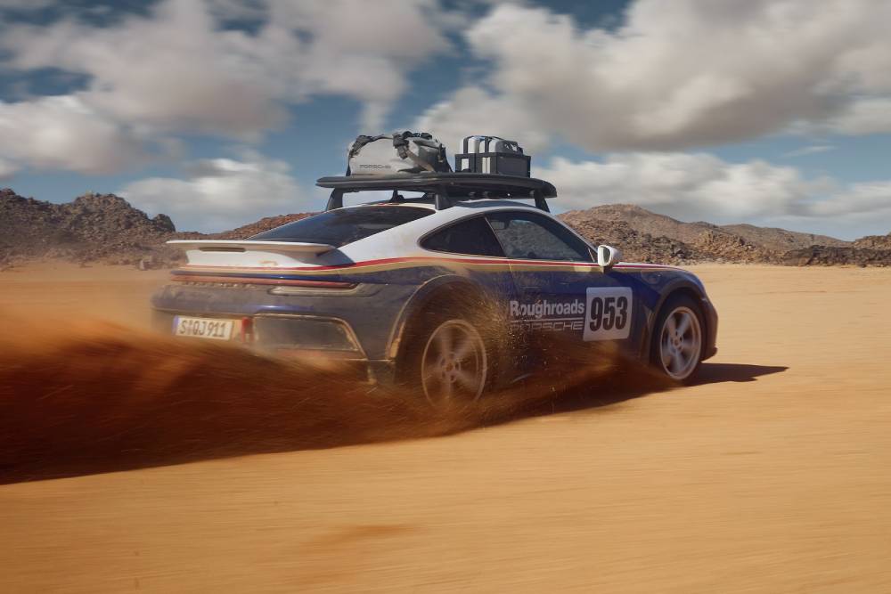 Η νέα Porsche 911 Dakar ζει για εκτός δρόμου γκάζια