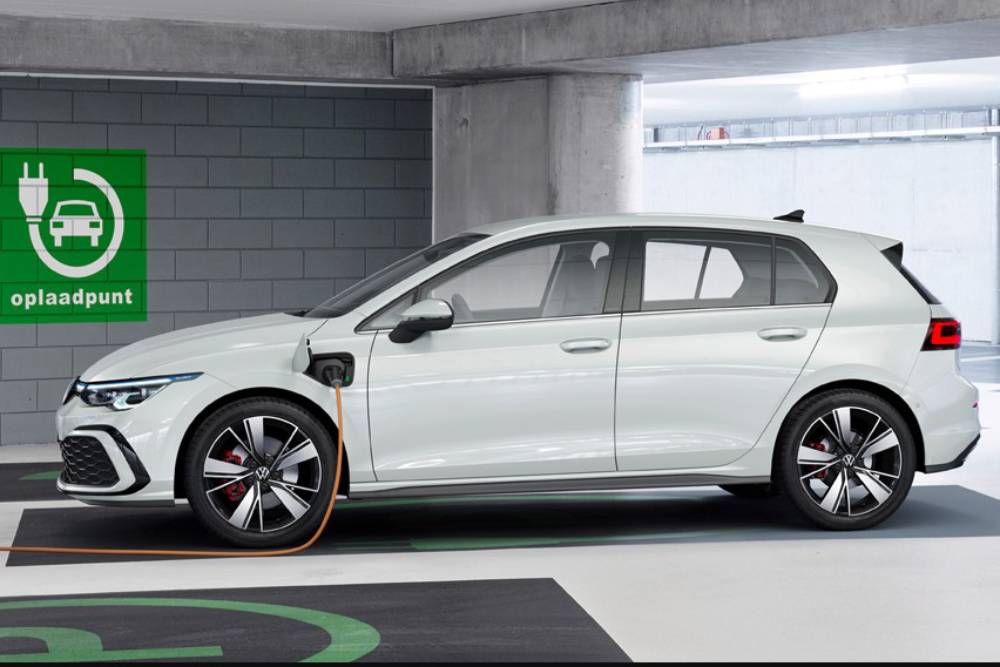 VW: «Το επόμενο Golf πρέπει να είναι μόνο ηλεκτρικό»