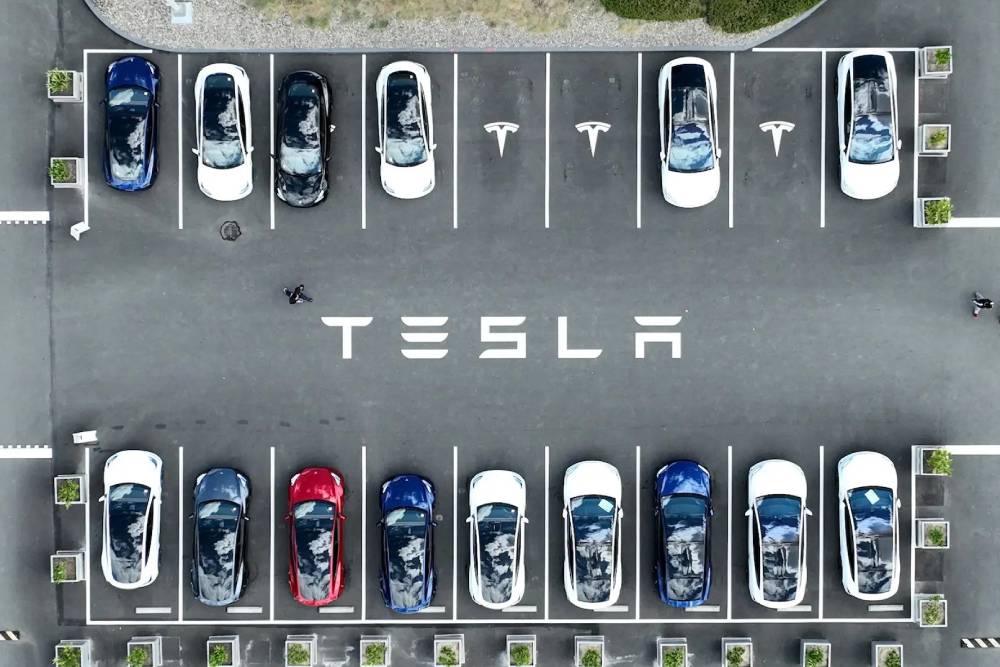 Μεγάλη ανάκληση Tesla για την αυτόνομη οδήγηση