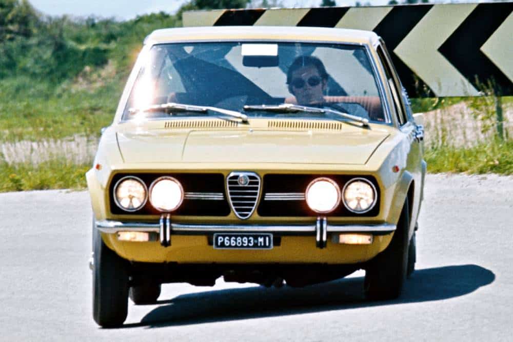 H Alfa Romeo «ζεσταίνει» την επιστροφή της Alfetta
