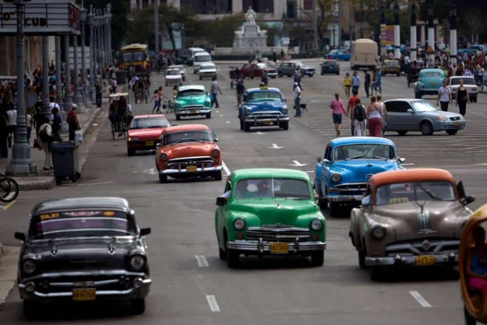 Iveco: «Η Ευρώπη θα γίνει Κούβα λόγω e-fuels»
