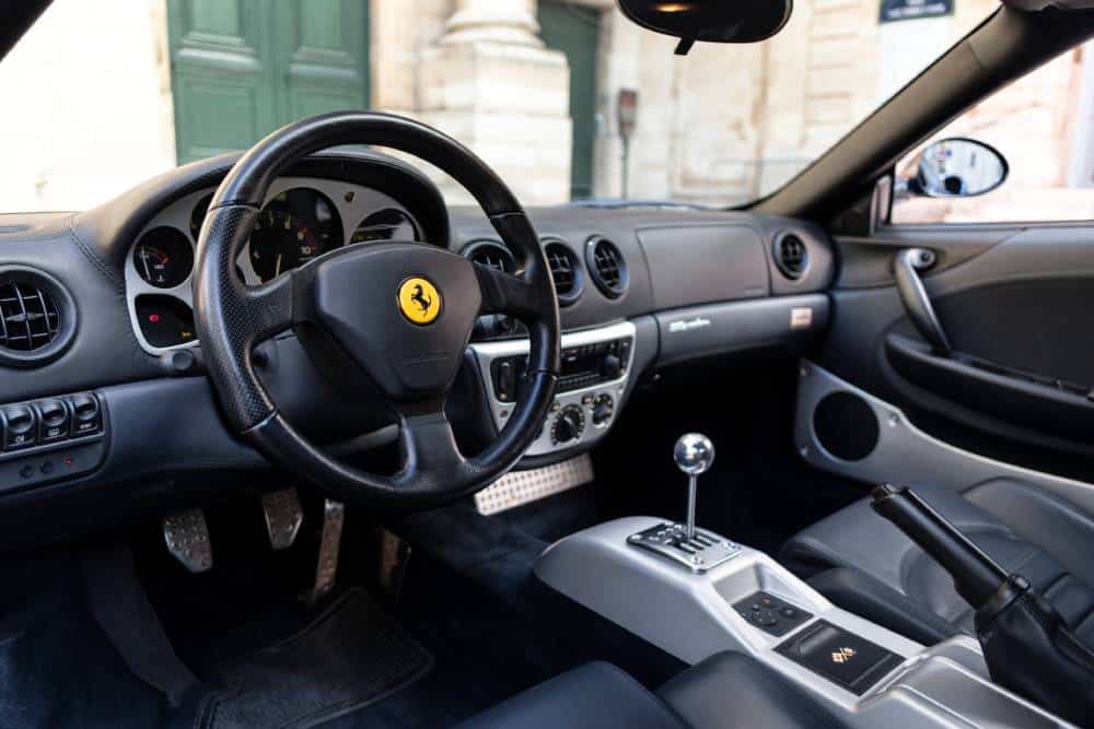 Φρεσκάρισμα εσωτερικού σε Ferrari κάνει 9.400 ευρώ