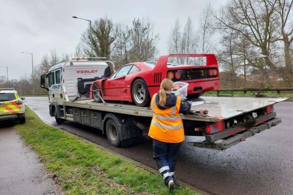 Ferrari F40 κατασχέθηκε ως ανασφάλιστη!