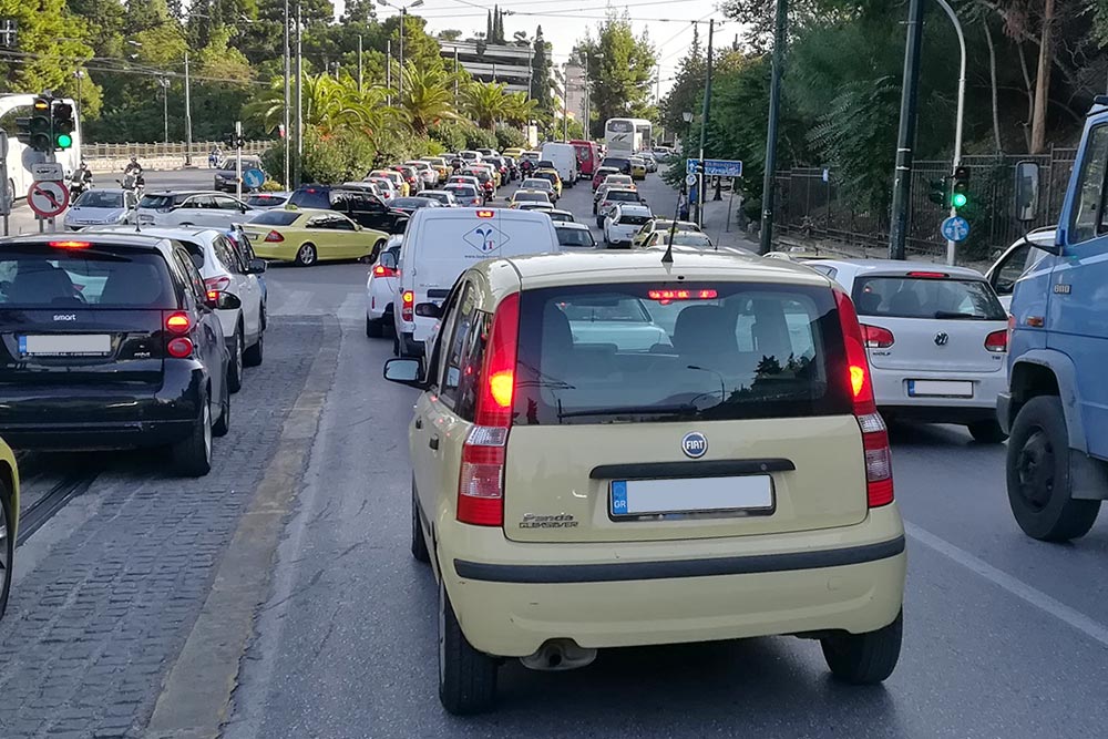 Πόσα εκατομμύρια οχήματα κυκλοφορούν στην Ελλάδα;