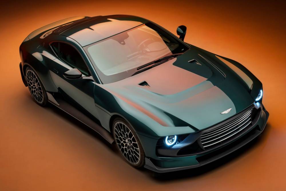 Χειροκίνητη V12 ονείρωξη η Aston Martin Valour