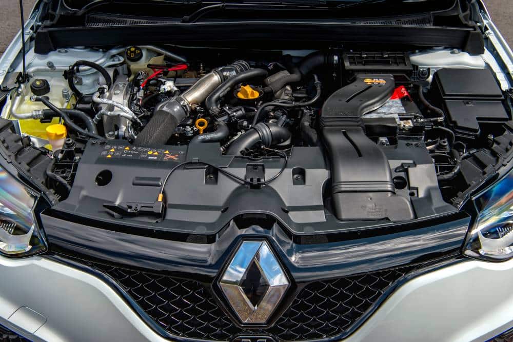 Renault: «Τουλάχιστον 70 χρόνια ακόμα θερμικά μοτέρ»