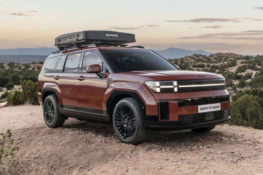https://cdn.autogreeknews.gr/wp-content/uploads/2023/08/hyundai-santa-fe-hybrid.jpg