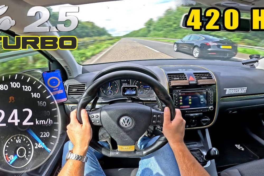 Golf με μοτέρ RS 3 ξεμπουκώνει στην autobahn (+video)
