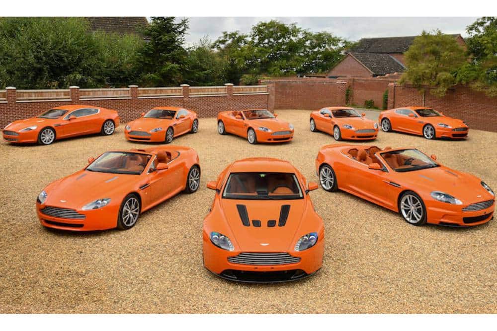 Οι Aston Martin του 2010 βουτάνε στο πορτοκαλί