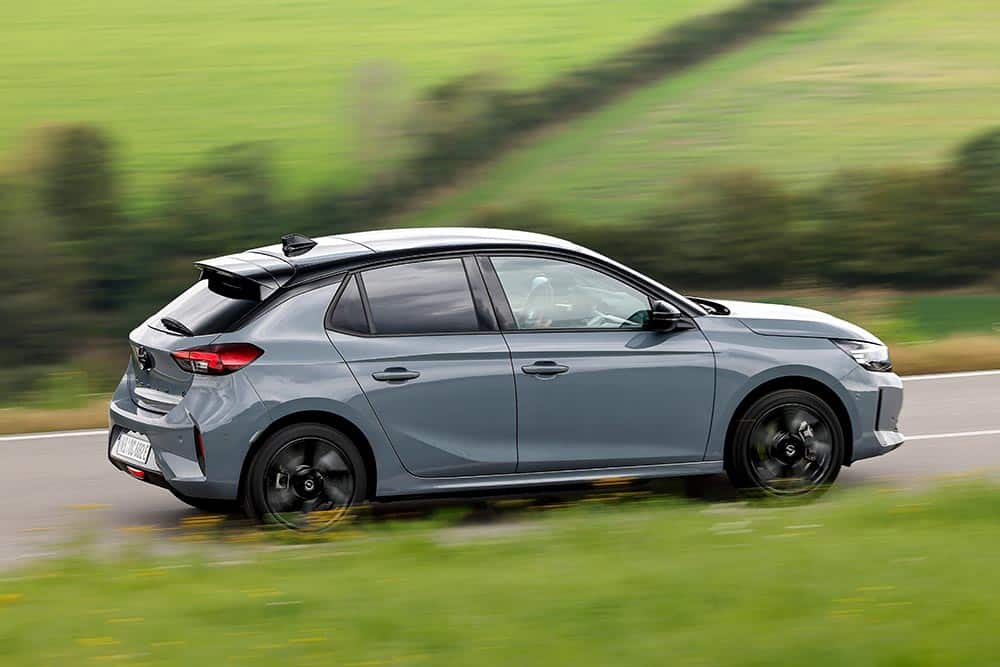 https://cdn.autogreeknews.gr/wp-content/uploads/2023/10/Opel-Corsa-2023-18.jpg