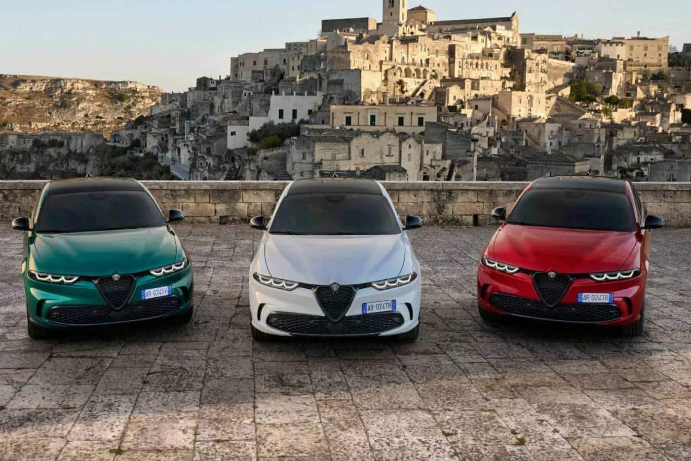 Νέες Alfa Romeo Tonale/Giulia/Stelvio Tributo Italiano