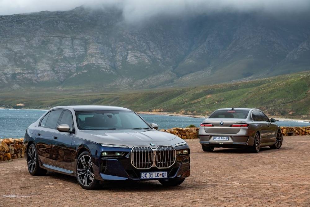 Η νέα BMW 7άρα γίνεται Rolls-Royce με μια κίνηση