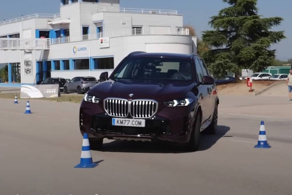 Αχαλίνωτη η BMW X5 στον τάρανδο (+video)