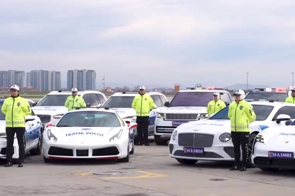 Με Bentley και Ferrari η τουρκική αστυνομία! (+video)